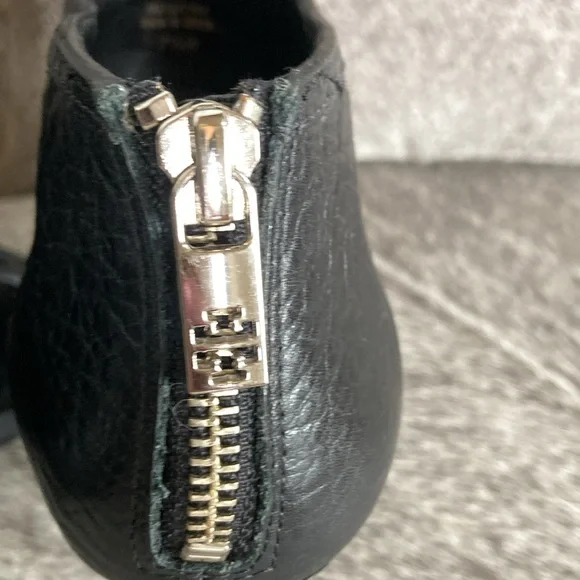 Tory Burch Black All Leather Torben Tumbled Rhino Leather Heel - Picture 11 of 14